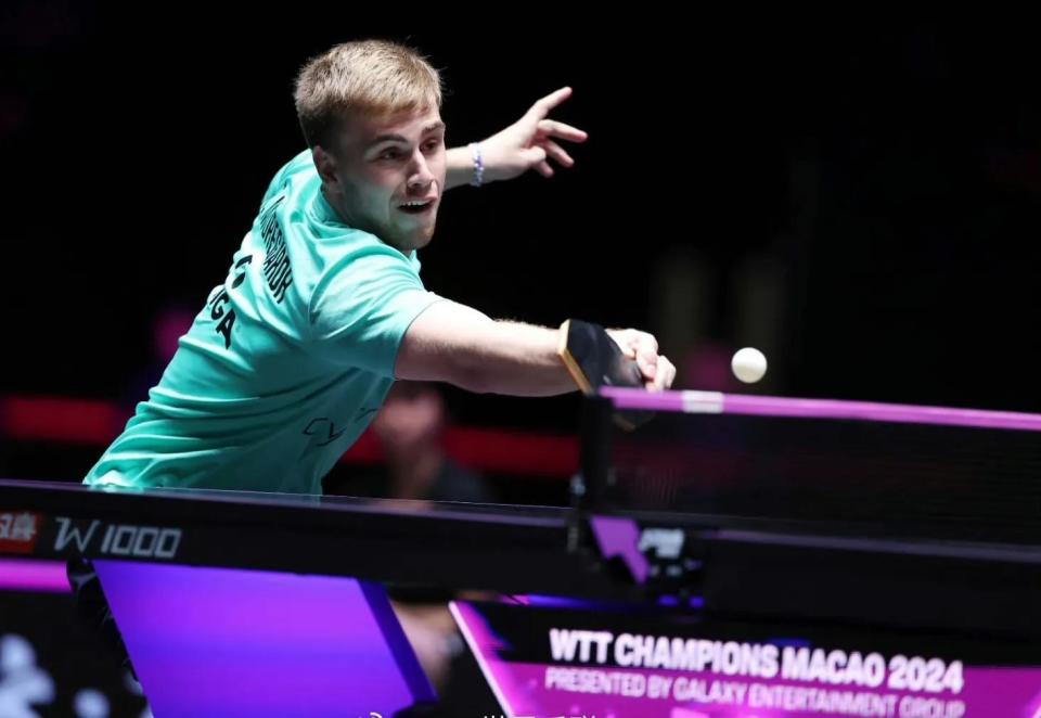 被球迷寄予 被球迷寄予