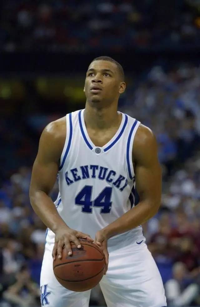 绿茵场上实 绿茵场上实