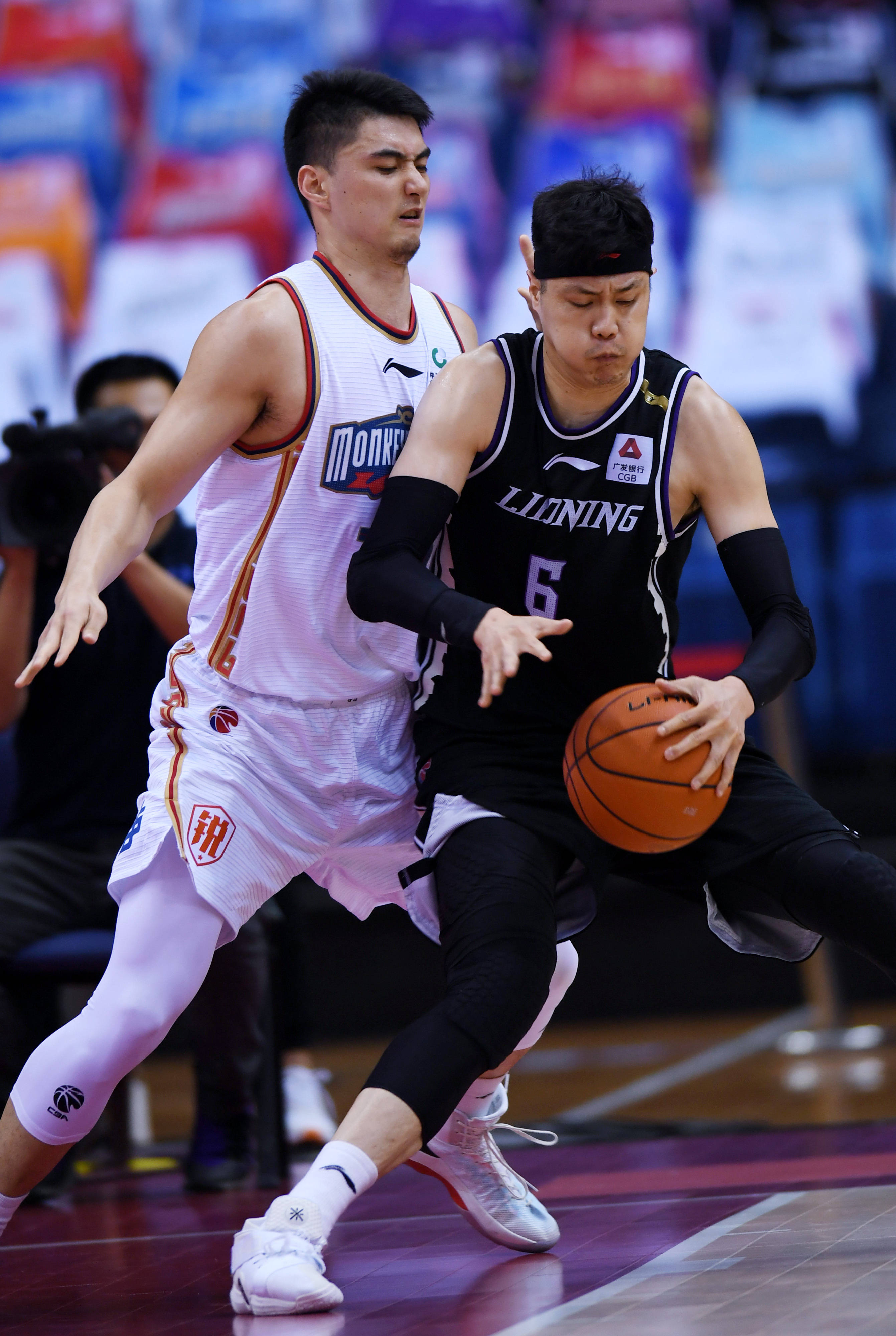 这两位虽然 这两位虽然