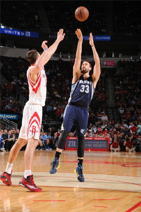 雷霆扮演了 雷霆扮演了