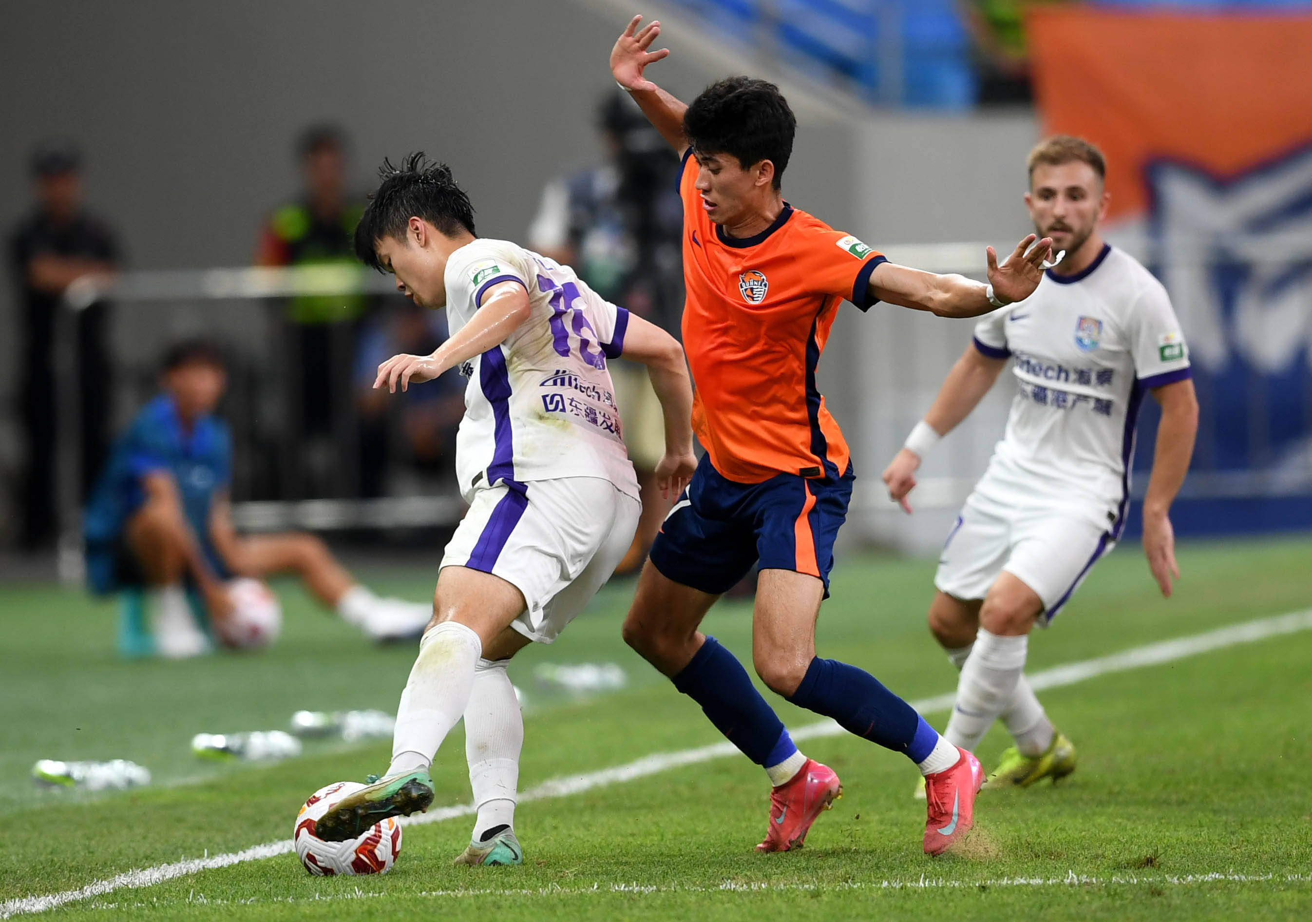 他在球队阵 他在球队阵