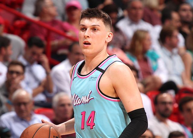 再次展现出 再次展现出